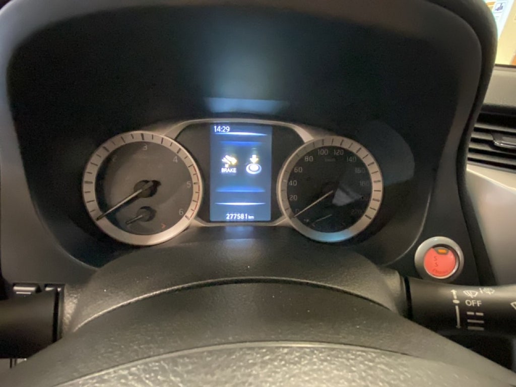 Nissan Navara Dubbelhytt 2.3 dCi 4WD Euro 6 Dieselvärmare Kåpa – bild 10