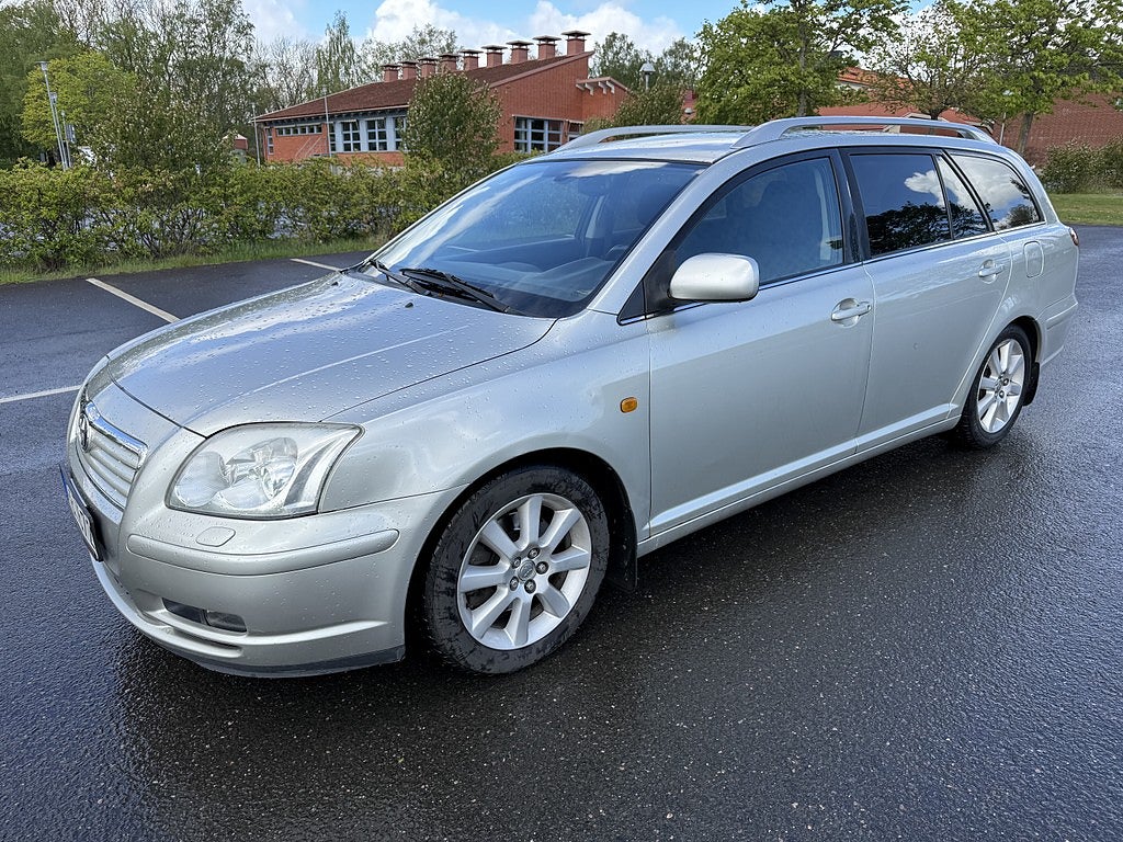 Toyota Avensis Kombi 2.4 D-4 VVT-i nyb automat
