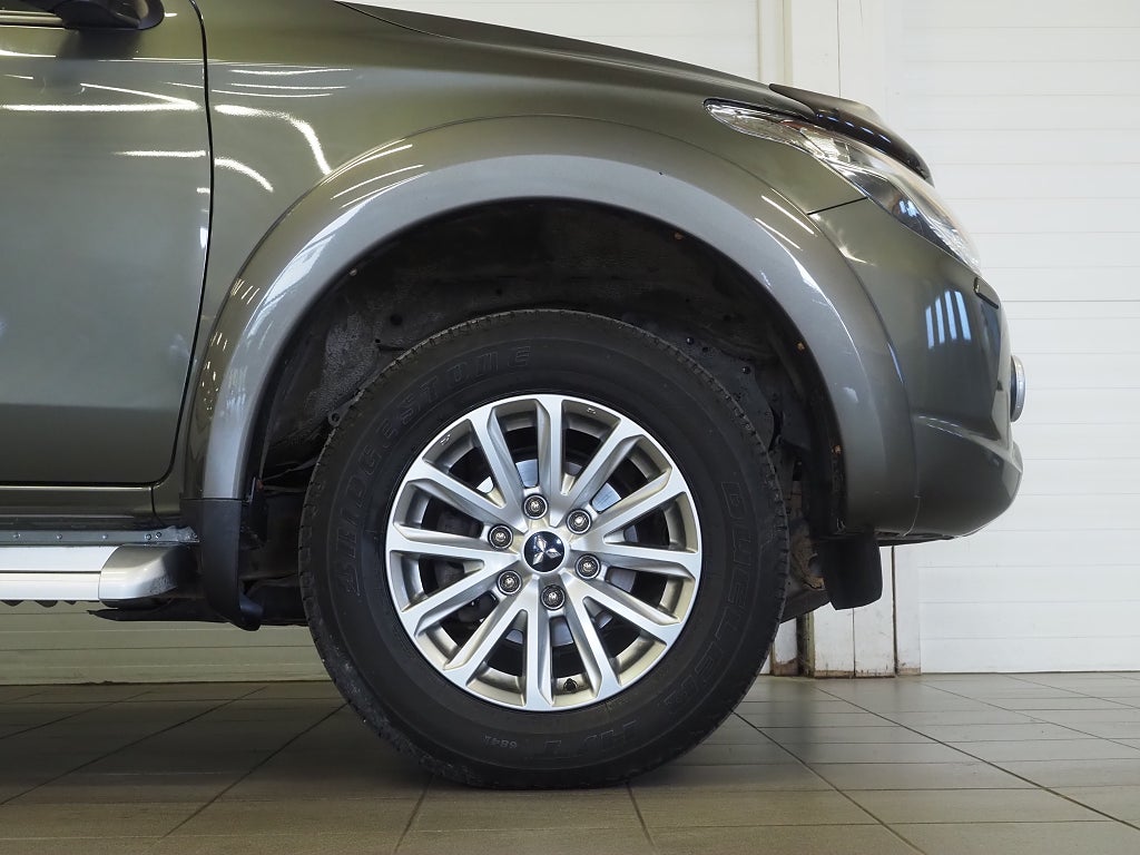 Mitsubishi L200 Dubbelhytt 2.2 Di-D 181hk | Dragkrok | Kåpa | Kamera | 2017