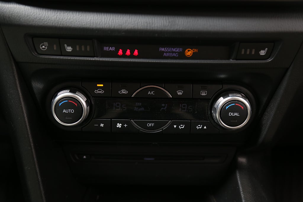 Mazda 3 Sport 2,0 165hk | Optimum | Off- White | Bose | HUD | 2017