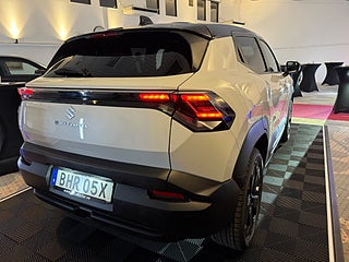 SUV Suzuki e-Vitara 13 av 19