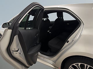 Toyota Corolla Hybrid e-CVT Style S&V-hjul/Kamera/Navi/AdaptivFart – bild 13
