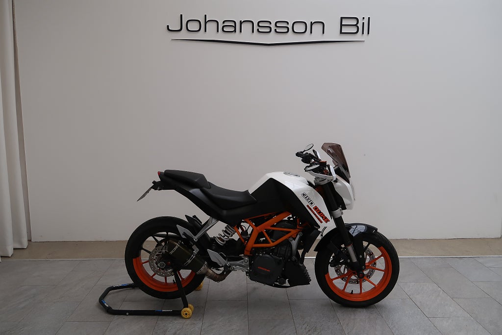 KTM 390 Duke White A2