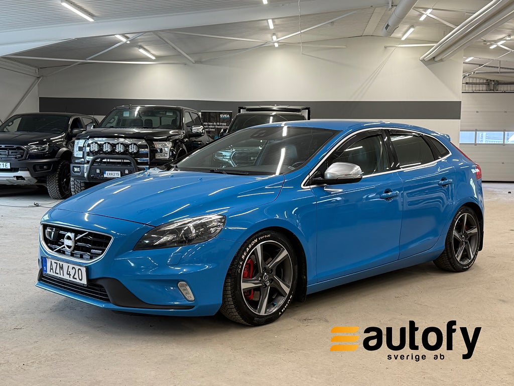 Volvo V40 D3 R-DESIGN SKINN BLIS KEYLESS DRAG K-REM BYTT 150HK