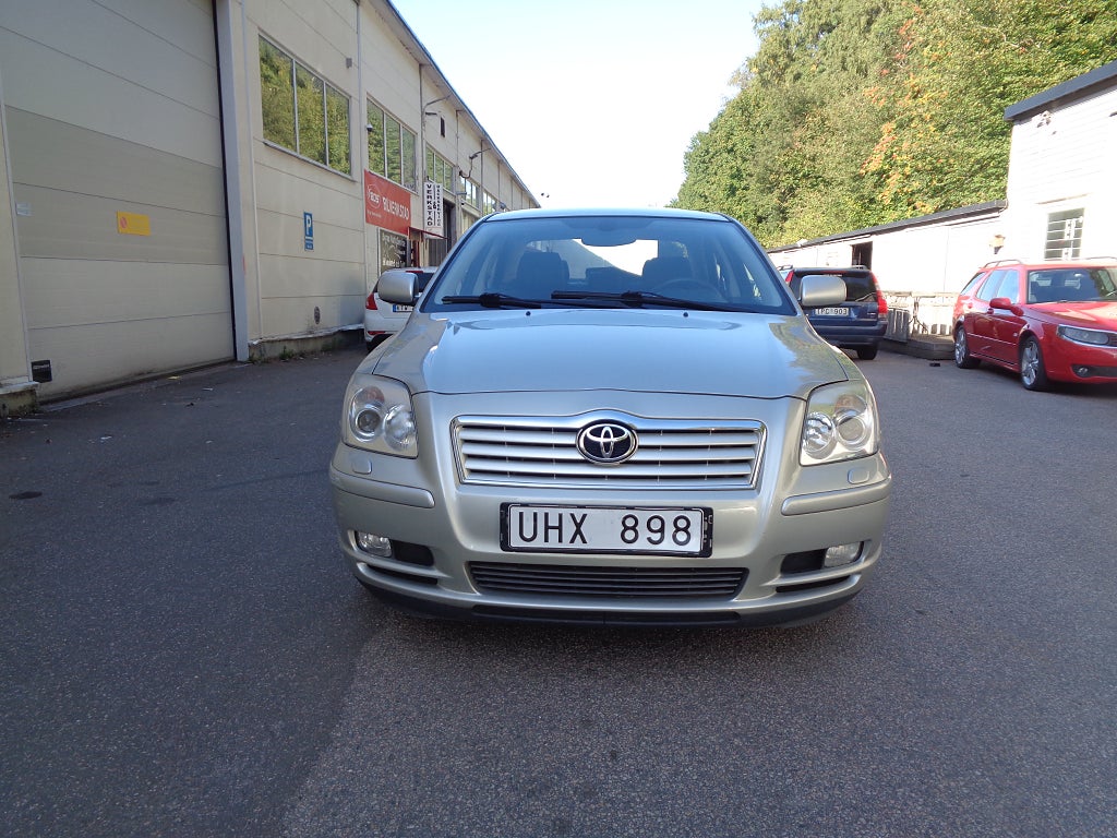 Toyota Avensis Sedan 2.0 VVT-i