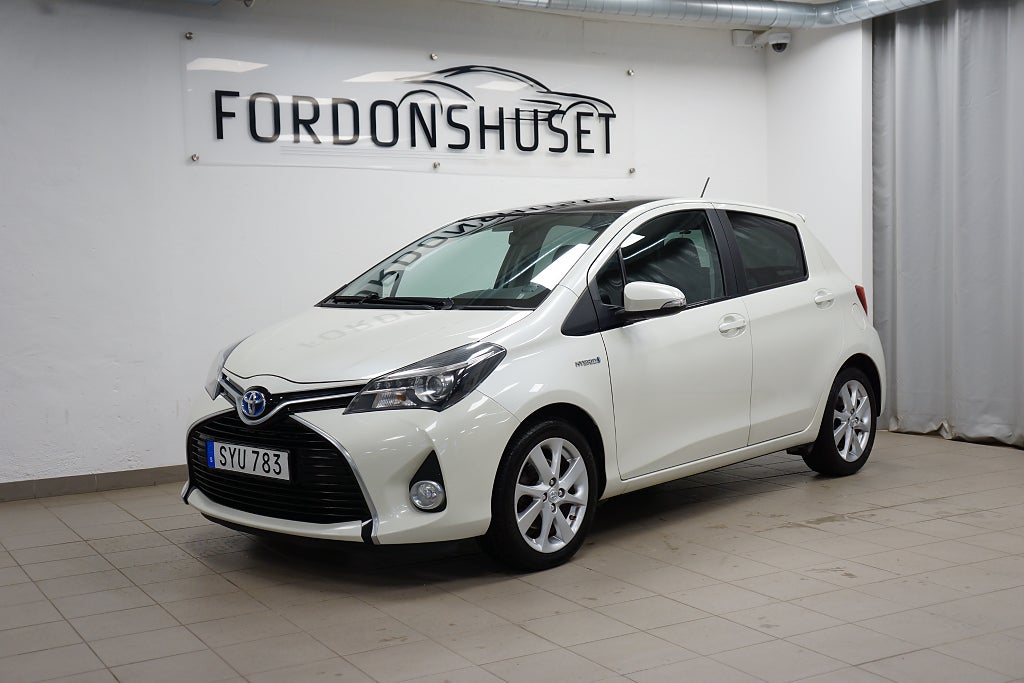 Toyota Yaris HYBRID e-CVT ACTIVE EXCUTIVE | PANORAMATAK