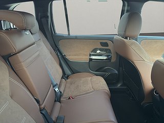SUV Mercedes-Benz GLB 4 av 4