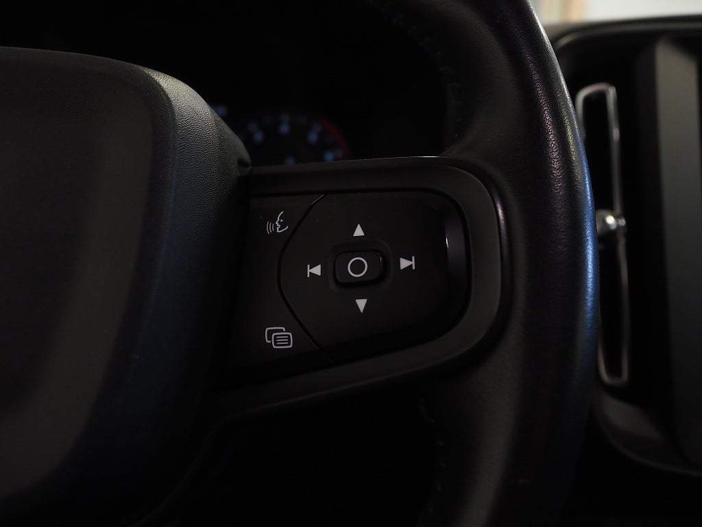 Volvo XC40 T3 Geartronic 163hk Backkamera Farthållare Lane Assist 2020