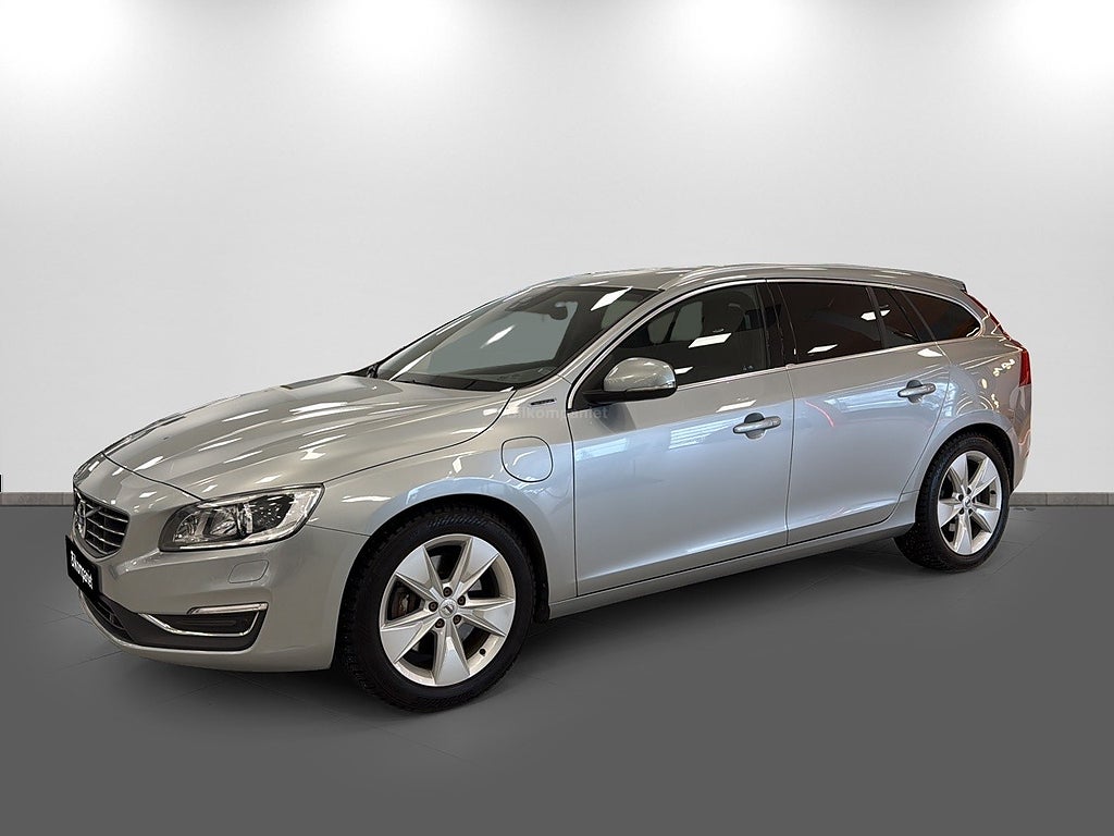 Volvo V60 D5 Plug-in Hybrid AWD Summum, Mycket fint skick!