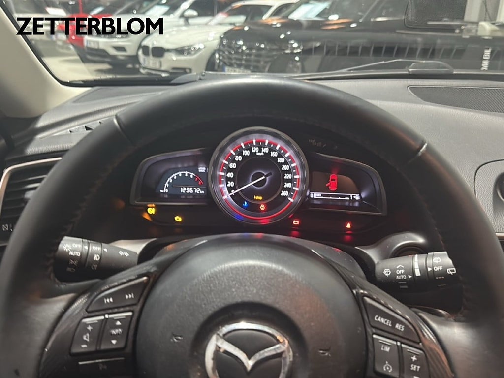 Halvkombi Mazda 3 11 av 18