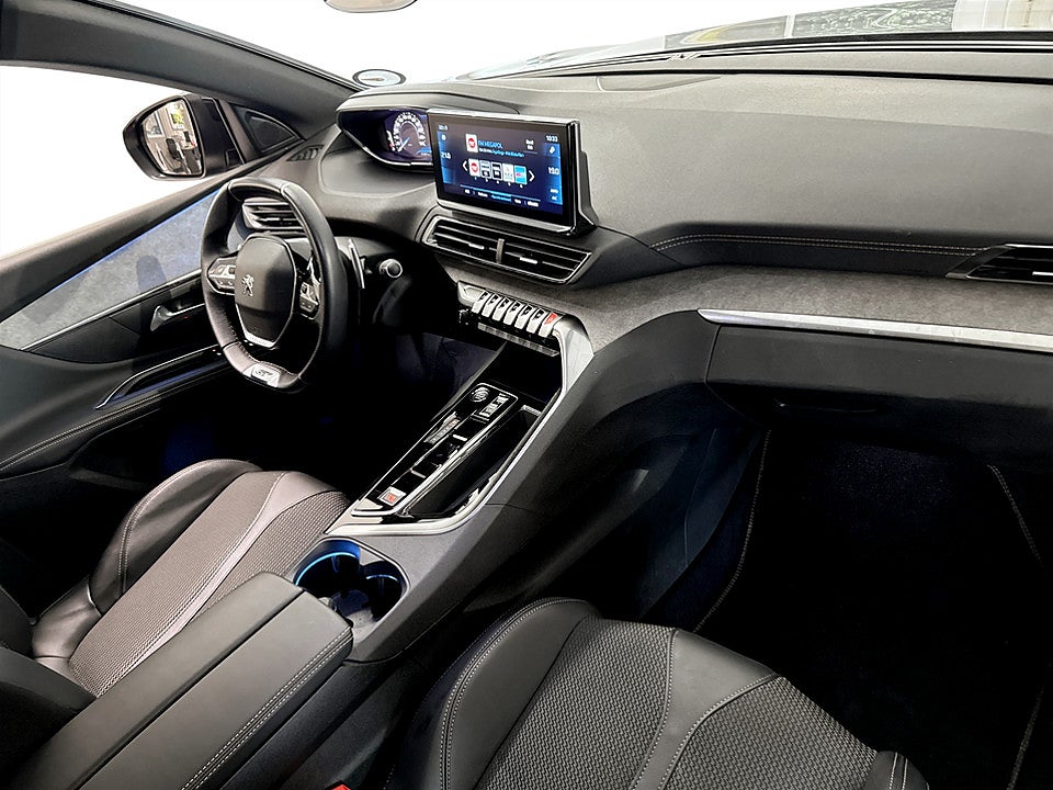 Bild på Peugeot 5008 GT 1.2 PT 130hk Aut 7-SITS B-KAMERA CARPLAY