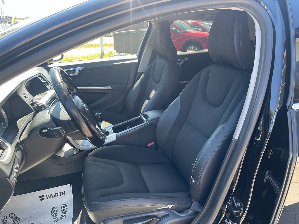 Volvo V60 DRIVe Momentum Dragkrok