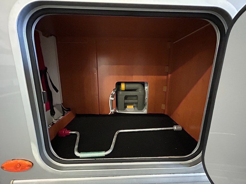 LMC LIBERTY FINISH TI 7100 / ALDE / Kamkedja / Ugn / Solcell - LMC