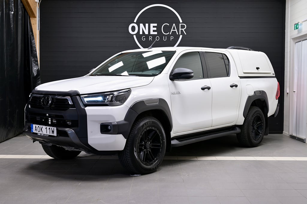 Toyota Hilux 2.8 4WD Invincible MOMS Värmare Diff JBL Kamera 204hk