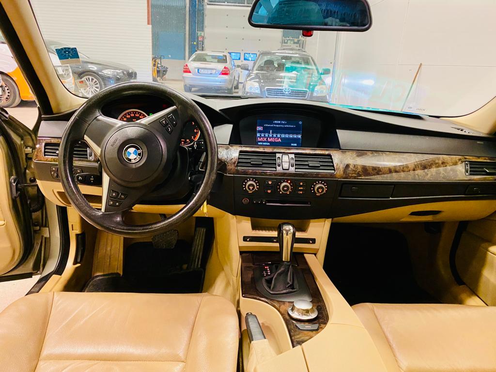 BMW 525 i Touring Automat 192hk 2004, kuva 6/38