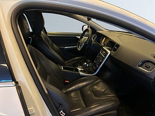 Volvo V60 D4 Momentum Business Edition Pro Drag/SoV-Däck/P-Sens – bild 10