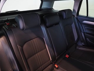 Kombi Volkswagen Passat 13 av 22