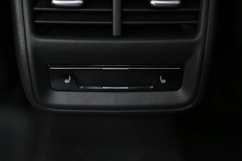 Volkswagen Passat Sportscombi 1,5 eTSI Business Värmare Drag 2025