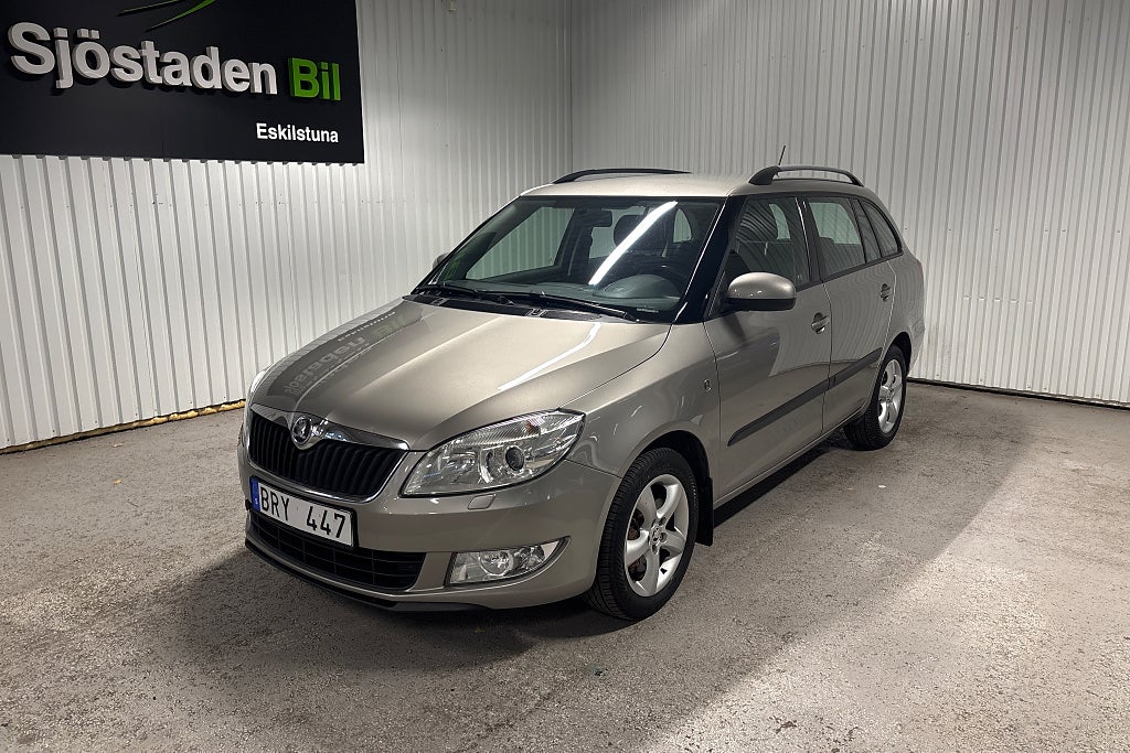 Skoda Fabia Kombi 1.2 TSI Elegance Drag/P-sensorer bak/Motorvärmare