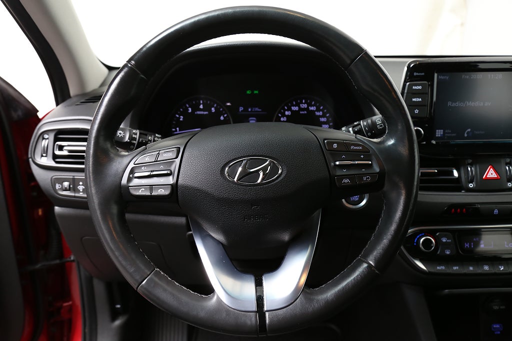 Hyundai i30 1,5 T-GDI 48V MHEV 159hk Advanced Aut Keyless Dragkrok 2022