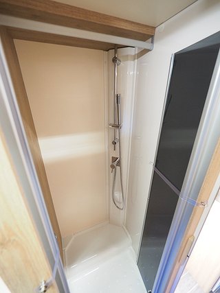 Husbil-halvintegrerad Ci Elliot 84 XT 14 av 21