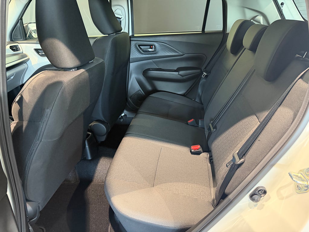 Suzuki Swift Hybrid Automat Select 3 års service - bild 12