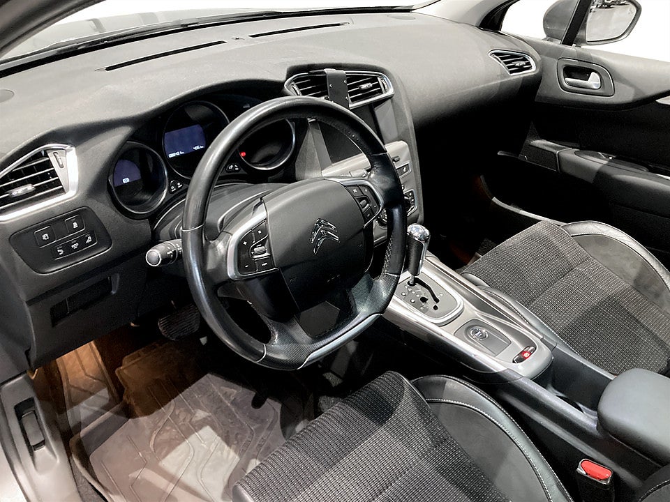 Bild på Citroën C4 Shine 1.6 BHDi 120hk Aut DRAG P-SENSORER