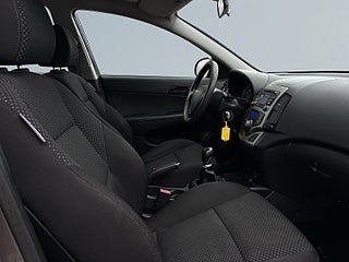 Hyundai i30 CRDi Select Drag/SoV-Däck/Värmare/Psens – bild 10
