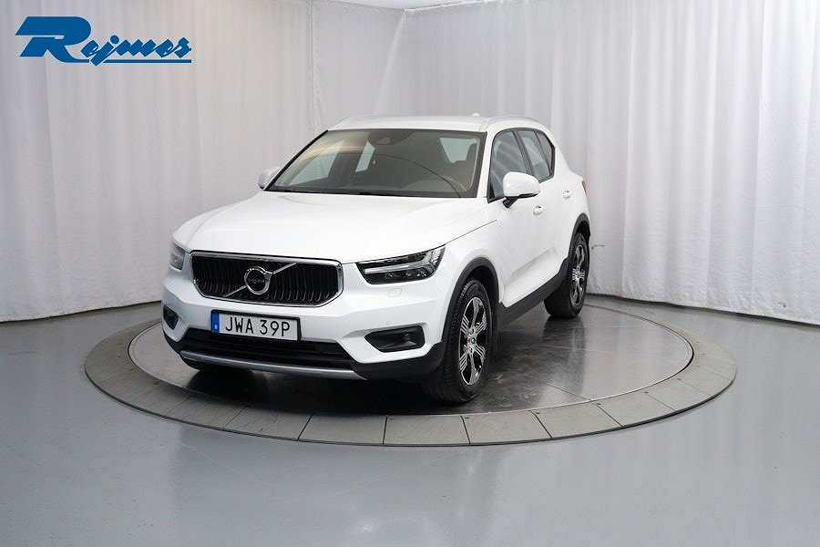 Volvo XC40 B4 FWD Bensin Momentum Advanced SE