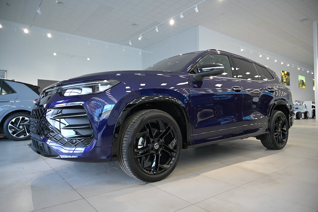 Volkswagen Tayron R-Line *Black Edition*- FULLUTRUSTAD