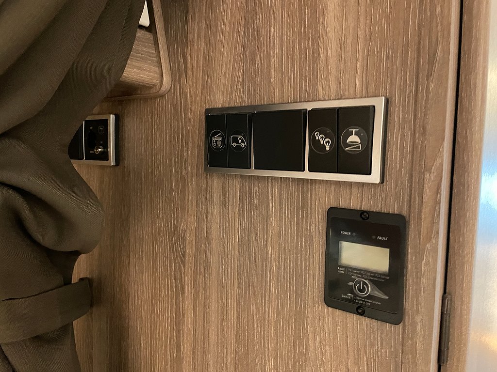 Kabe TMI 810 LXL /Hyd-stöd/AC bodel/Solcell/Litium/AUT180hk - Kabe