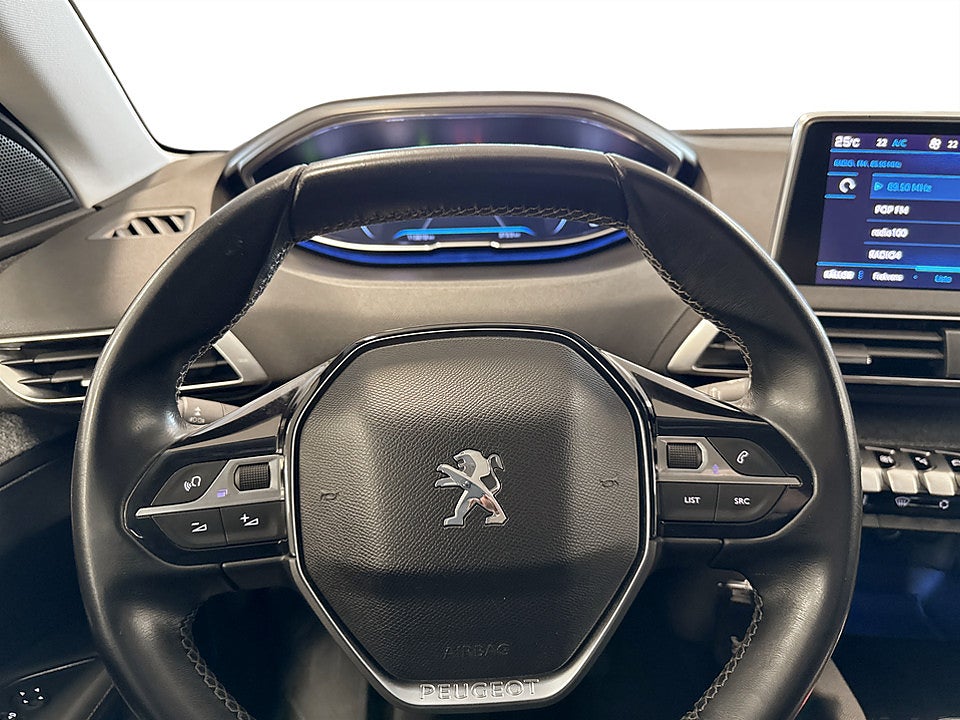 Bild på Peugeot 3008 Allure 1.2 PT 130hk CARPLAY FARTHÅLLARE
