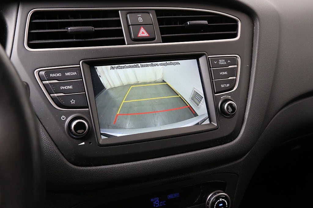 Hyundai i20 1,2 Premium 1ägare CarPlay Kamera P-sensor 2019