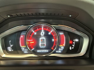 Volvo XC60 D4 AWD Aut Summum Dvärm/Skinn/SoV/BLIS/Ad.Fhåll/Navi