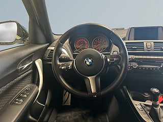 BMW 118I 5-dörrars M Sport Mvärmare Svart innertak Fhållare S&V – bild 9