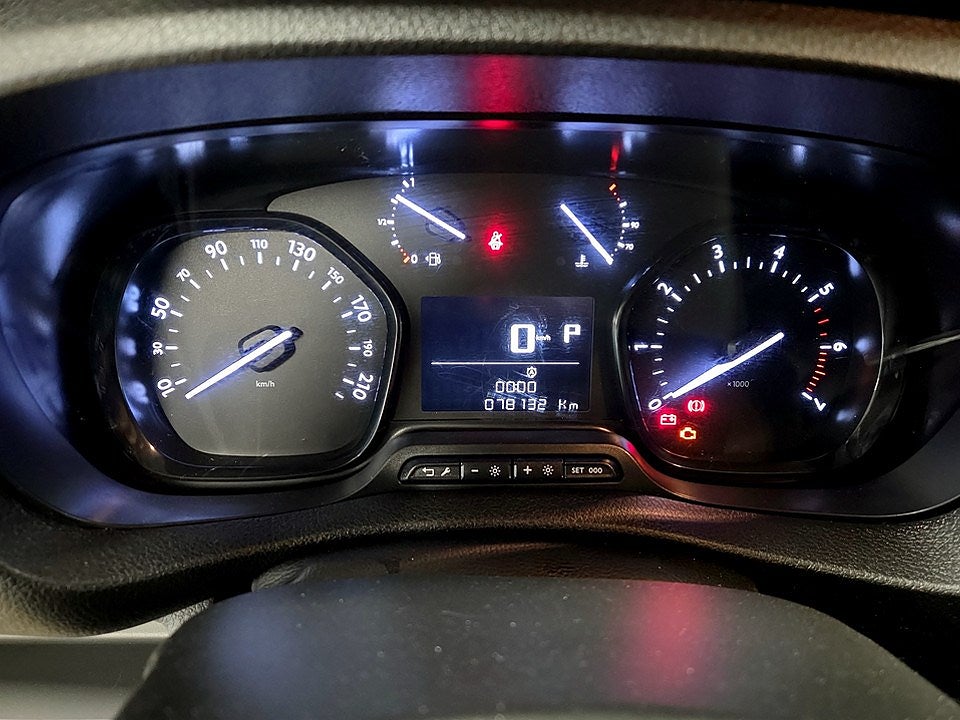 Bild på Peugeot Expert PRO 2.0 BHDi 145hk Aut L2 - B-KAMERA, DRAG