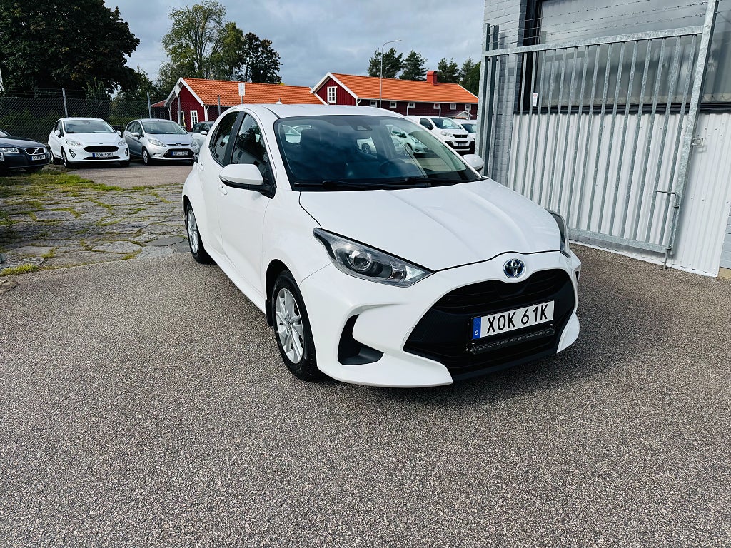 Toyota Yaris Hybrid 116HK ACTIVE / BACKKAMERA / VÄRMARE