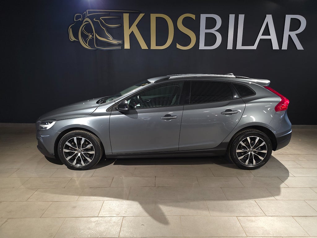 Volvo V40 Cross Country D3 Geartronic Pro Edition Euro 6 150hk | Värmare | VOC