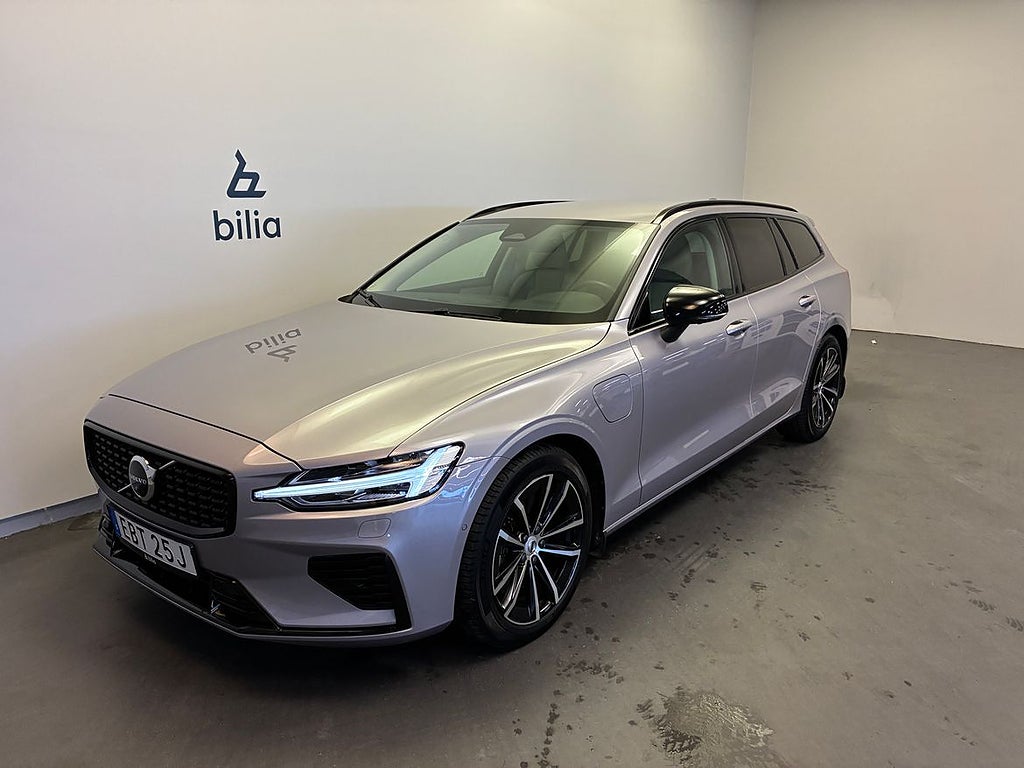 Volvo V60 T6 Plus Dark Nordic Edition / Dragkrok / Keyless / 360