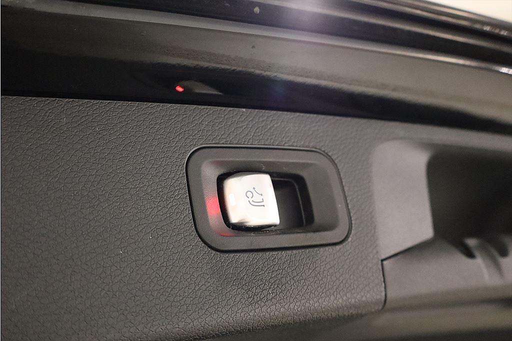 Bild på Mercedes-Benz E 300de AMG Line T 4MATIC 306hk - DRAG, WIDESCREEN