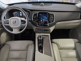 SUV Volvo XC90 12 av 26