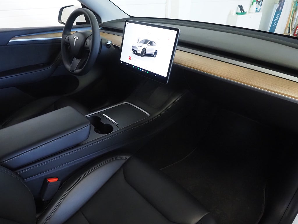 Tesla Model Y Performance 534hk AWD | Dragkrok | Panorama | Moms |