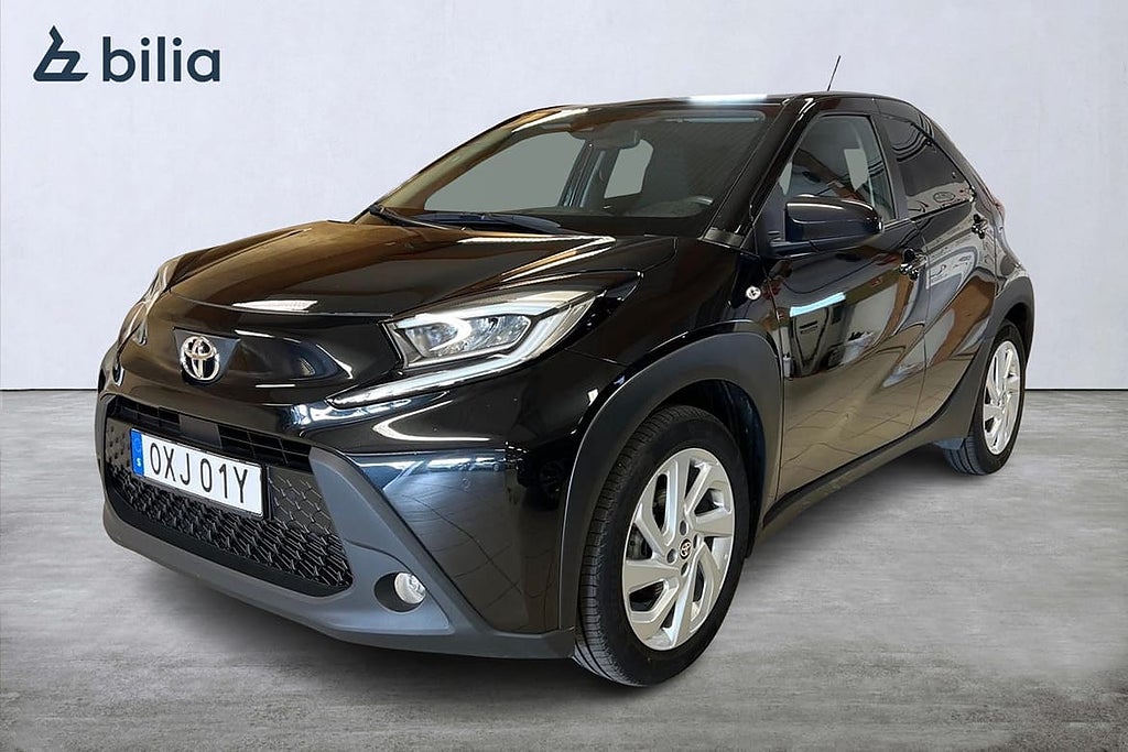 Toyota Aygo X AYGO X 1.0 S-CVT X PLAY VINTERHJUL MOTORVÄR...