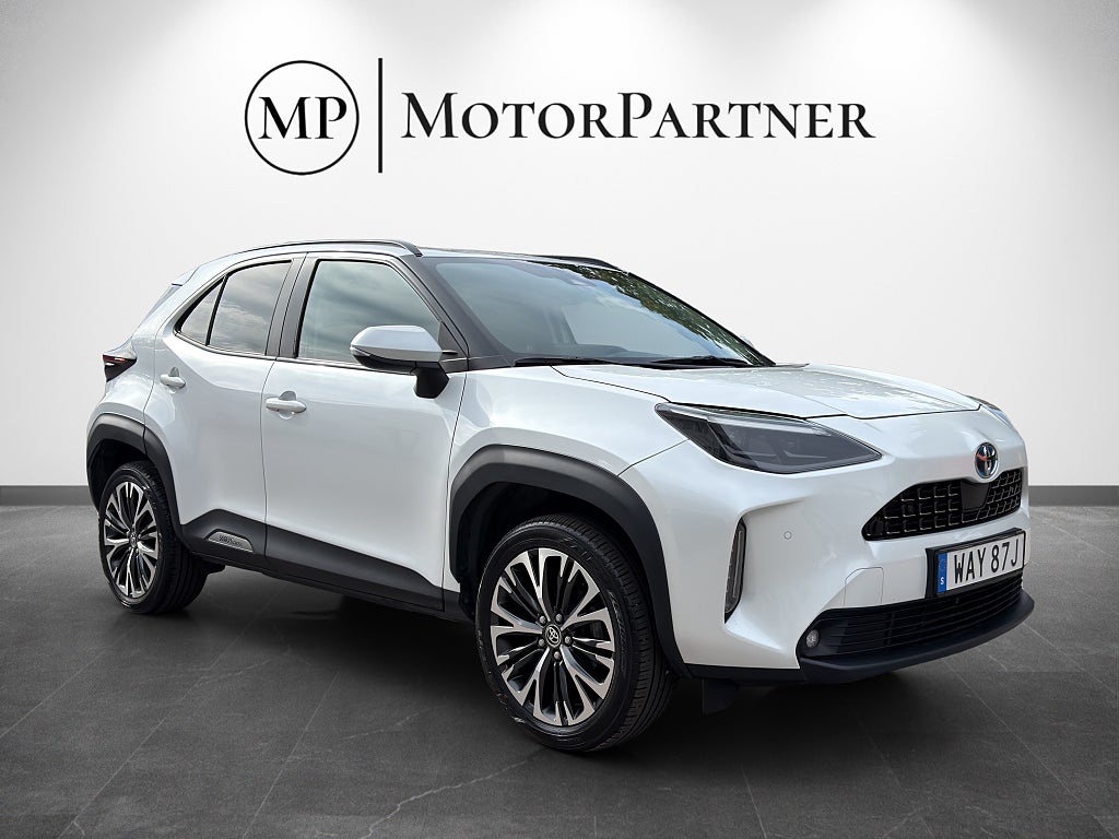 Toyota Yaris Cross Hybrid e-CVT Style Edition Kamera JBL Värmare HUD