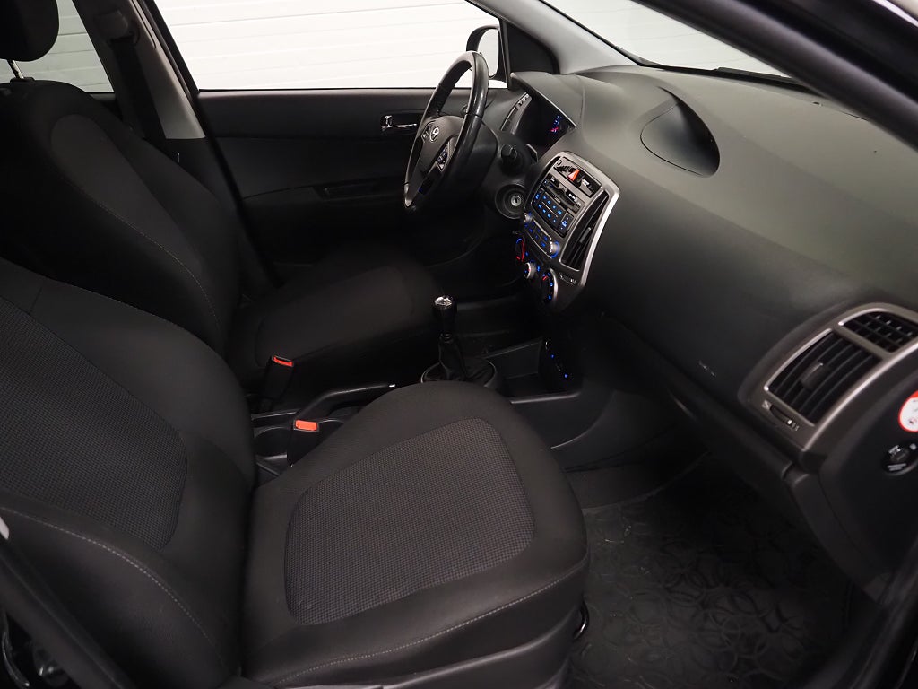 Hyundai i20 1.2 84hk Select Go! Edition Dragkrok Motorvärmare 2015