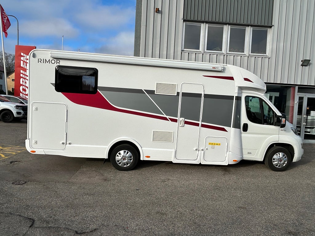 RIMOR SWEDEN 95 Plus GARAGE,LÅNGBÄDD, 5 BÄLTADE