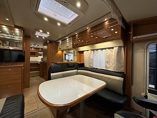 Husbil-integrerad LMC Grand Explorer I800 AUT 180HK 7 av 27