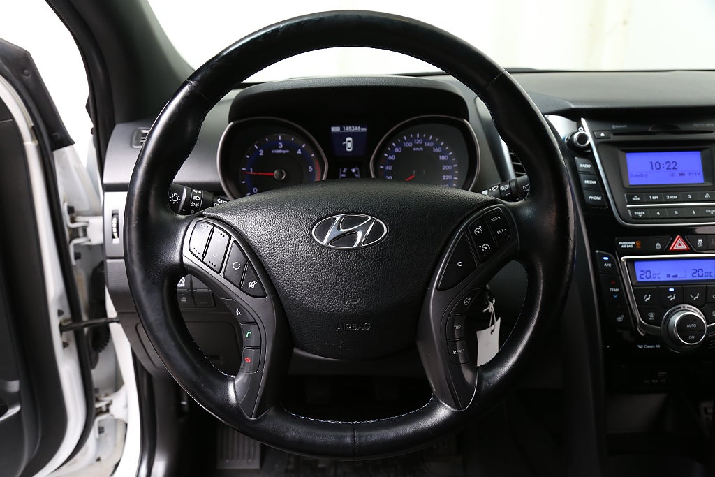 Hyundai i30 1,6 CRDi 136hk GO! Edition Kombi Motorvärmare Dragkrok 2017