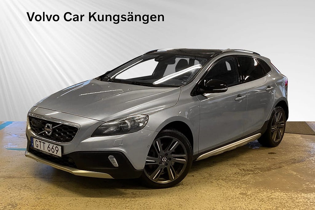 Volvo V40 Cross Country T4 AWD Summum PANO B-KAM 0% RÄNTA