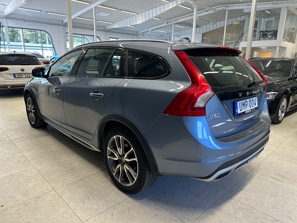 Volvo V60 Cross Country D4 AWD Geartronic Summum/P-Sensorer/